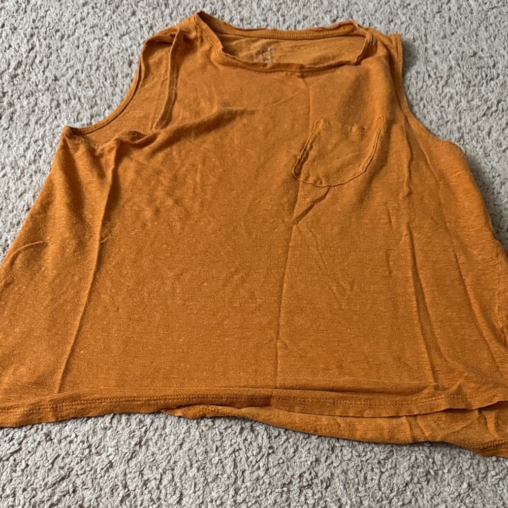a new day Women's Sleeveless Rust Top 5$25 💚❤️